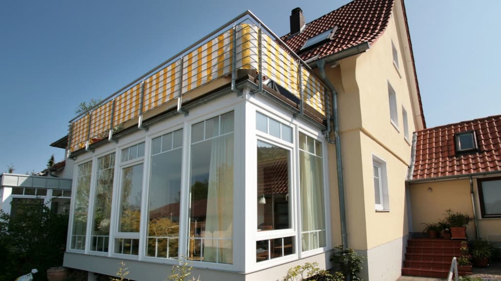 Pflege und Reinigung einer Terrassenüberdachung Alu leicht gemacht