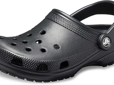 Are Crocs Comfortable Enough for Work? Expert Review